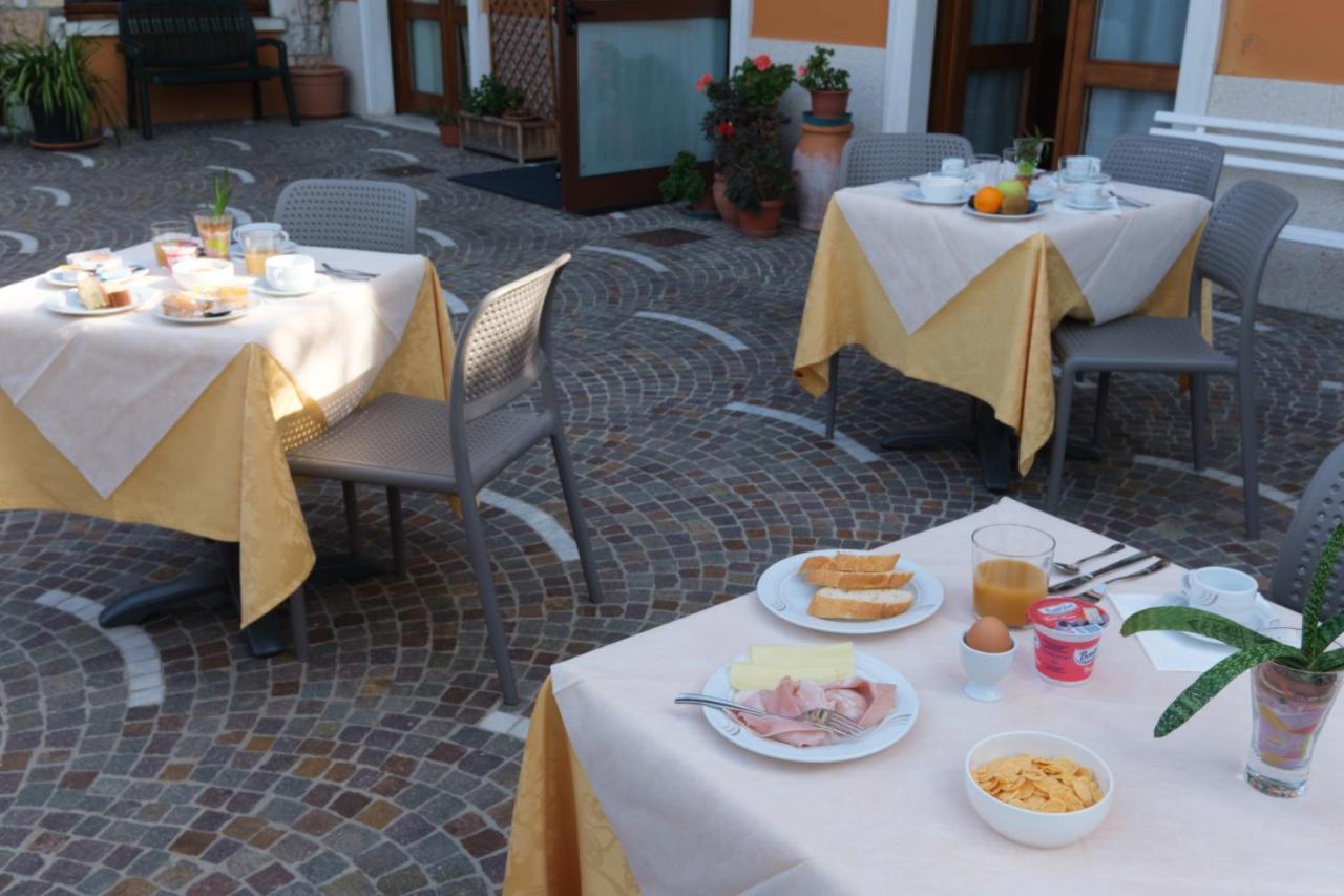 Casa Vacanza - Casa Del Padre Nascimbeni Torri Del Benaco Exterior photo