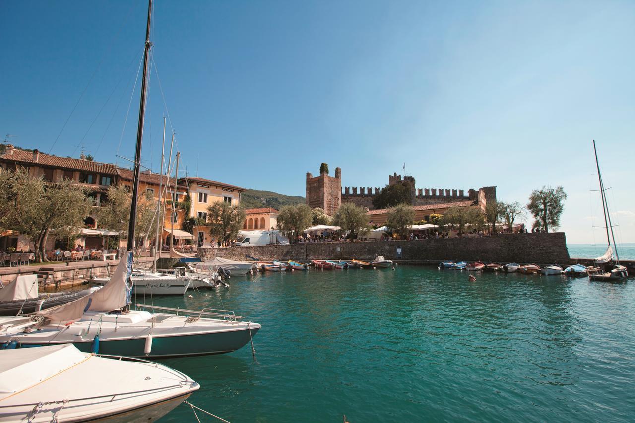 Casa Vacanza - Casa Del Padre Nascimbeni Torri Del Benaco Exterior photo